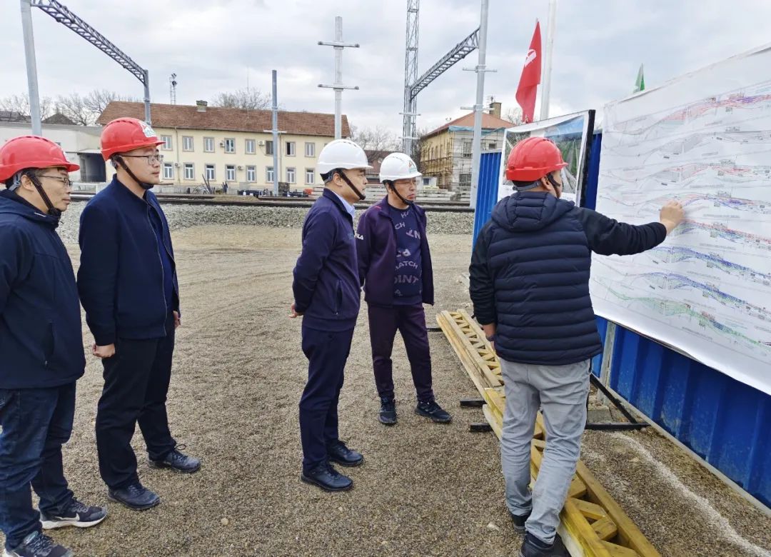 Lin Cunyou, Secretary of the Party Committee and Chairman of the Group Company, conducted research on the second bid project of the Nuosu section of the Hunsi Railway